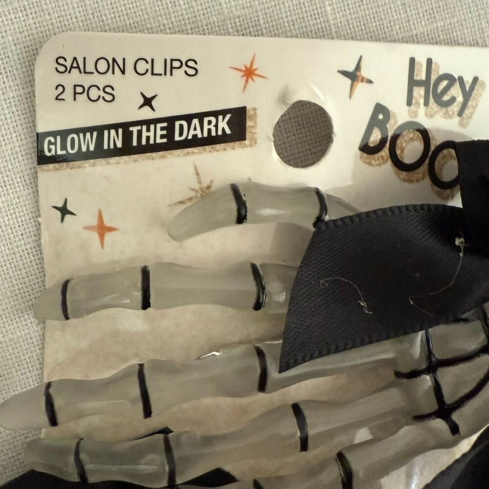 Scunci Glow In The Dark Skeleton Hand Hair Clips Black Bows Halloween Goth New - Picture 5 of 12